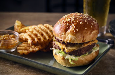 Merchant & Trade signature dishes Merchant's Signature Popcorn
Wagyu Burger
Drunken Ribeye